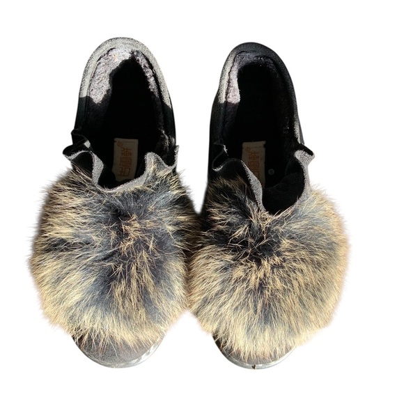 Black Slip-On Shoes with Faux Fur Pom Pom 6 - Picture 6 of 11